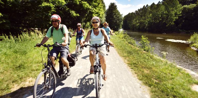 La V lo Francette Normandy Atlantic by bike Mayenne Laval